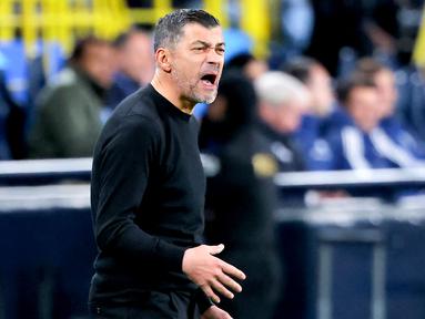 Debut manis dilakoni Sergio Conceicao sebagai pelatih AC Milan. Rossoneri berhasil comeback atas Juventus dengan skor 2-1 dalam pertandingan semifinal Supercoppa Italia 2024 di Al-Awwal Park, Riyadh, Arab Saudi, Sabtu (4/1/2025). (AFP/Fayez Nureldine)