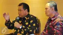 Ketua MK Arief Hidayat (kiri) saat menjadi pembicara dalam acara CEO Gathering APINDO di Jakarta, Senin (27/2). Dialog tersebut membahas peran MK dalam menjamin kepastian hukum di Indonesia dan implikasinya dalam dunia usaha. (Liputan6.com/Angga Yuniar)