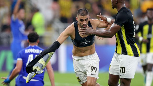 Foto: Selebrasi Emosional Abderazak Hamdallah setelah Cetak Gol Penentu Kemenangan unuk Al Ittihad