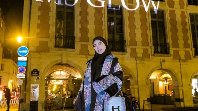 Hadiri Paris Fashion Show 2022, Ini 6 Potret Shandy Purnamasari di Prancis
