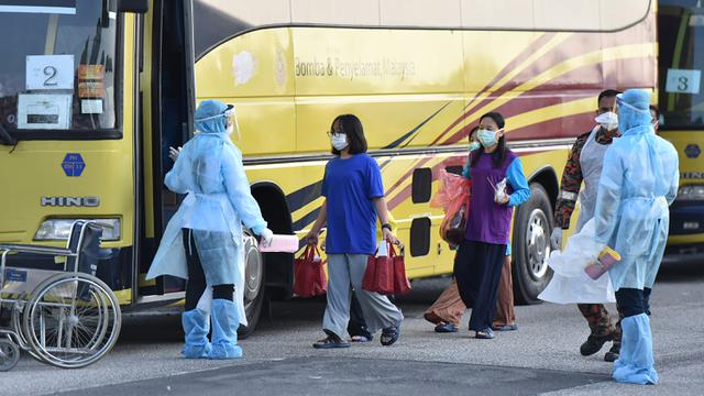 Warga Malaysia dari Wuhan Tiba di Bandara Kuala Lumpur