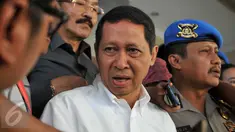 Direktur Utama PT Pelindo II, Richard Joost Lino memberikan keterangan kepada wartawan usai menjalani pemeriksaan di Bareskrim Mabes Polri, Jakarta, (18/11/2015). RJ Lino diperiksa selama 6 jam dengan 12 pertanyaan. (Liputan6.com/Gempur M Surya)