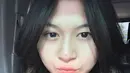 Momen Nasha Anaya selfie di mobil ini tuai atensi. Paras cantik Nasha Anaya sukses curi perhatian. Apalagi Nasha juga memakai lipstik yang kian memperlihat sisi cantik dari Nasha Anaya. (Liputan6.com/IG/nasha.anayaa)