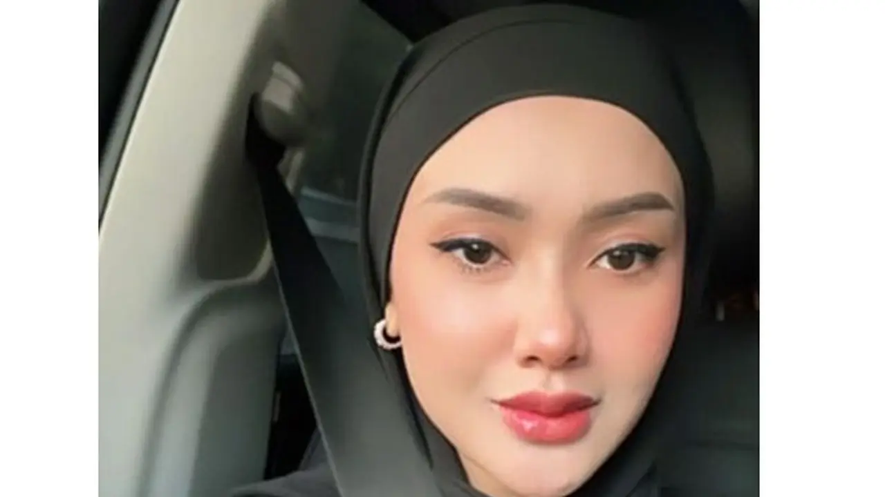 Gaya Kerudung Pashmina Simple Cita Citata