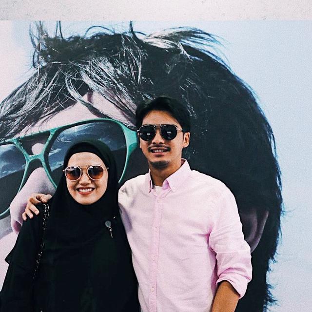Hamil Anak Keempat Ini 6 Potret Mesra Ricky  Harun  dan  
