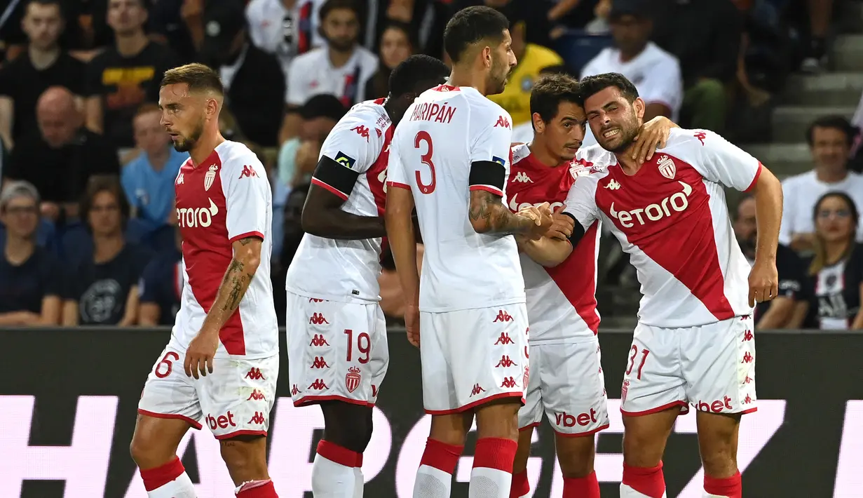 AS Monaco. Dengan menjual total 5 pemainnya di bursa transfer musim panas 2022/2023, AS Monaco mendapatkan pemasukan sebesar 117 juta euro atau setara Rp1,76 triliun. Pemasukan terbesar dihasilkan dari penjualan Aurelien Tchouameni ke Real Madrid senilai 80 juta euro. (AFP/Alain Jocard)