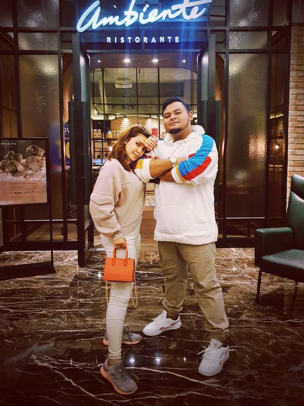 Suami Rini Mentari seorang pilot kaya raya. (Sumber: Instagram/@rinimentari_)