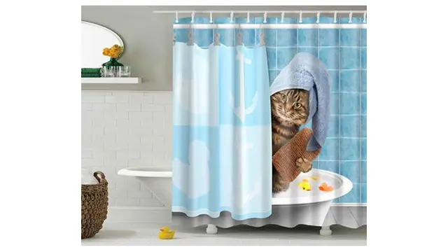 6 Tirai Kamar Mandi Ini Punya Gambar Nyeleneh, Kocak Abis