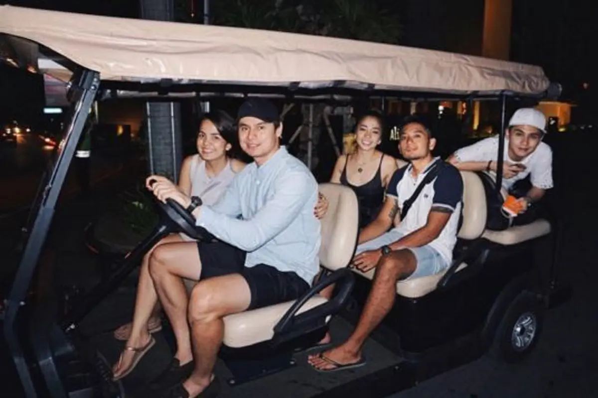 Nikita Willy dan Tutde bersama teman-teman