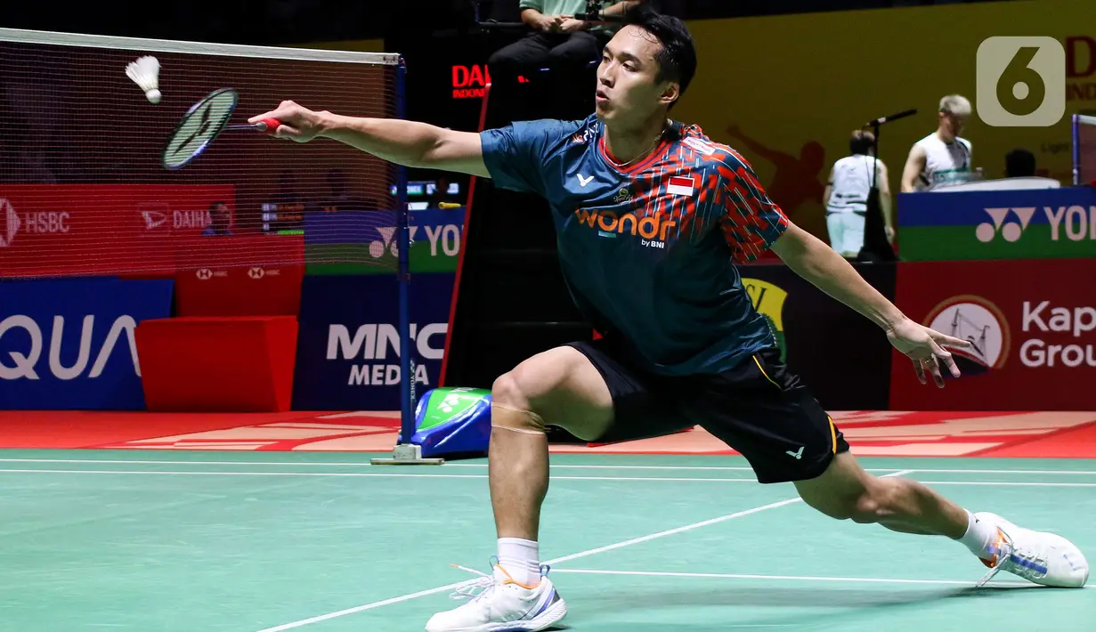 Beruntung, Jonatan Christie berhasil mengendalikan permainan dan menang atas Lin Chun-yi. (Liputan6.com/Herman Zakharia)