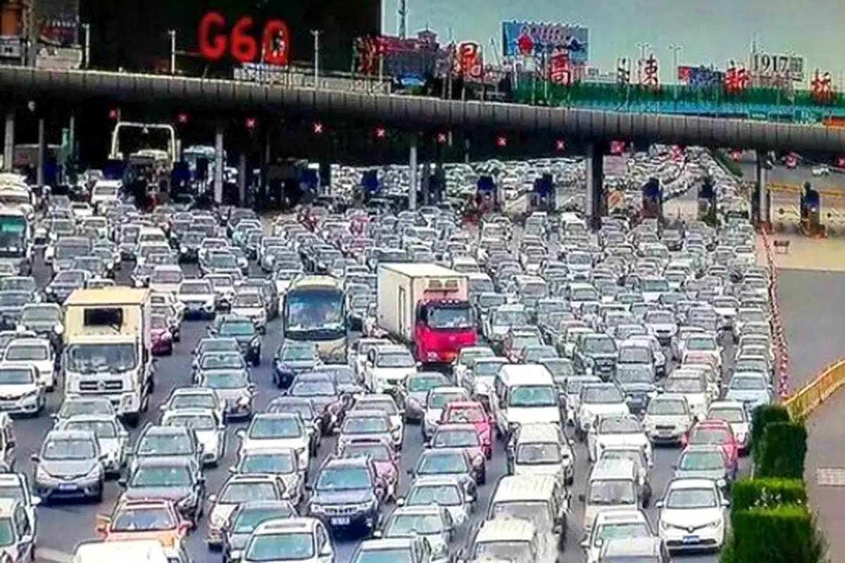 Macet Parah 50 Jalur (1)