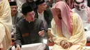 Imam Besar Masjid Nabawi Syekh Ahmad bin Ali Al Hudhaify juga menjadi imam saat salat Jumat bersama ribuan jamaah di Masjid Istiqlal. (Liputan6.com/Herman Zakharia)