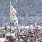 Calon Presiden nomor urut 02 Prabowo Subianto menyampaikan orasi politiknya dalam kampanye akbar Prabowo-Sandi di Stadion Utama Gelora Bung Karno (SUGBK), Jakarta, Minggu (7/4). Sejumlah tokoh nasional pendukung Prabowo - Sandiaga pun turut hadir. (Liputan6.com/Herman Zakharia)