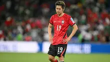 Gelandang Korea Selatan #19, Lee Kang-in, bereaksi setelah pertandingan kalah dalam pertandingan Grup A Piala Dunia 2026 antara Afrika Selatan dan Korea Selatan di Stadion Monterrey di Guadalupe, Meksiko, pada 24 Juni 2026. (Yuri CORTEZ/AFP)