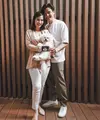 Tepat di hari Valentine ini, Dion Wiyoko membaw kabar bahagia dari sang istri. Fiona Anthony, kini tengah mengandung anak pertama mereka.  (Instagram/dionwiyoko)