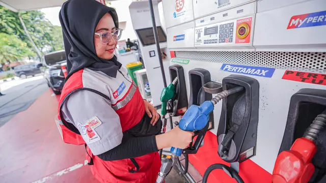 Pertamina Patra Niaga kembali melakukan penyesuaian harga berkala Bahan Bakar Minyak (BBM) Non-Subsidi dengan menurunkan harga Pertamax Series dan Dex Series. (Foto: Pertamina)