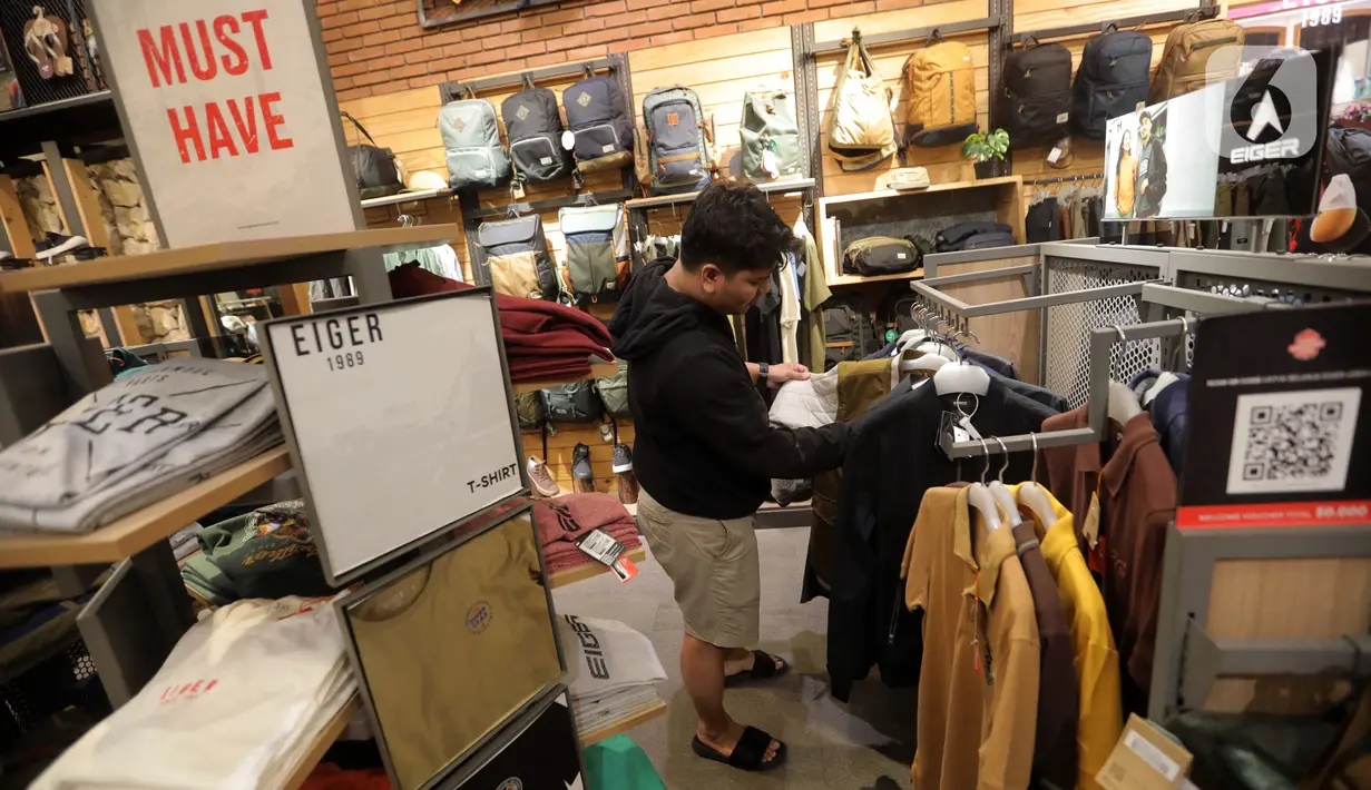 Brand penyedia perlengkapan aktivitas luar ruang, Eiger Adventure (Eiger) mulai merambah fesyen muslim. (Liputan6.com/Angga Yuniar)