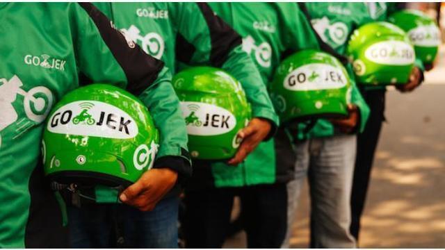 Tak hanya Joko Widodo, mantan wakil presiden Boediono juga ikut berkomentar tentang pelarangan ojek online ini.
