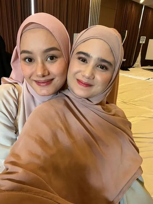 6 Potret Seleb Pengajian Bareng, Lesti Kejora Ikut Kumpul Lagi