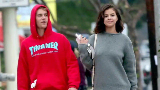 [Bintang] Justin Bieber - Selena Gomez