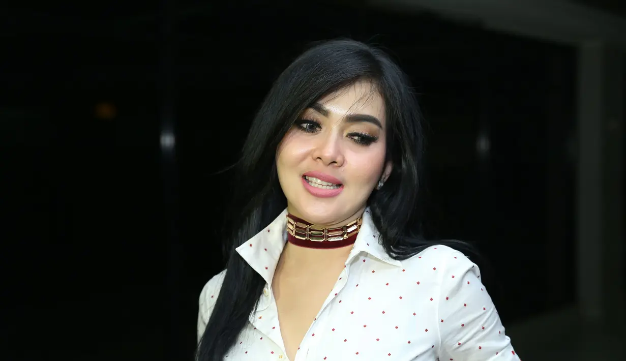 Kekaguman Panggung HUT SCTV ke-26 tidak hanya diucapkan oleh Afgan. Penyanyi cantik Syahrini juga mengakui kemegahan panggung malam puncak yang akan digelar malam ini mulai pukul 19.00 WIB. (Galih W. Satria/Bintang.com)