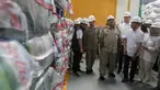 Wakil Gubernur Jakarta Rano Karno (tengah) bersama Direktur Utama Food Station Tjipinang Jaya Karyawan Gunarso (kedua kanan) saat Gudang RPC Food Station Tjipinang Jaya, Jakarta Timur, Sabtu (22/2/2025). (Liputan6.com/Herman Zakharia)