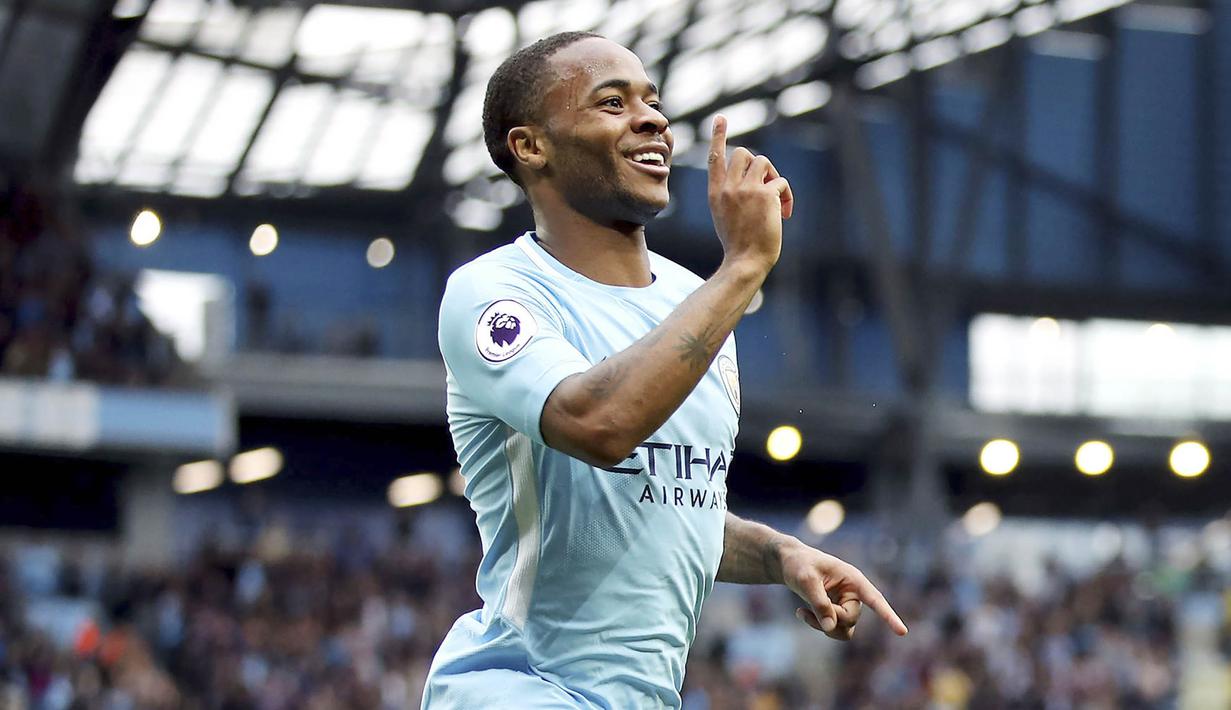 5. Raheem Sterling (Manchester City) - Penyerang sayap City ini menempati posisi pertama sebagai pemain paling berharga di Liga Inggris. Pemain lincah dan produktif dalam urusan mencetak gol ini memiliki harga 115,2 Juta Poundsterling. (AP/Nick Potts)