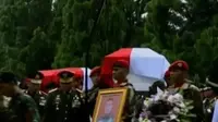 13 Korban heli jatuh di Poso, Sulawesi Tengah, akhirnya dimakamkan di Taman Makam Pahlawan Kalibata.