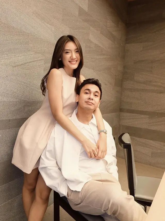 Raditya dan Anissa Aziza (Instagram/raditya_dika)