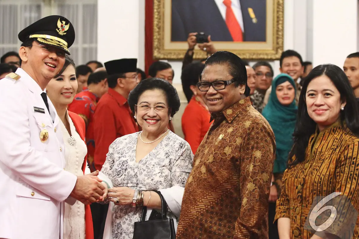 Senyum Ahok saat Dilantik Jadi Gubernur