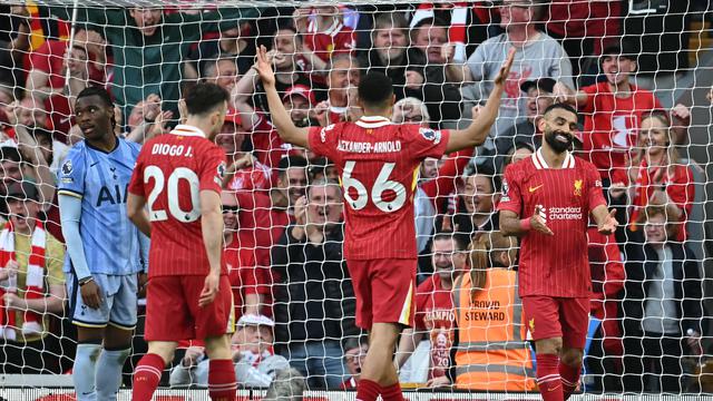 Selebrasi Liverpool saat mengalahkan Tottenham di Liga Inggris