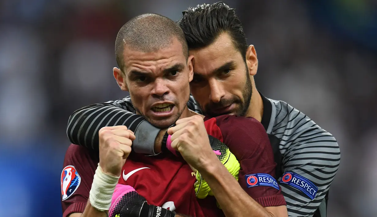 Pepe. Ia memutuskan pindah kewarganegaraan menjadi Portugal pada tahun 2007 setelah sebelumnya bergabung dengan FC Porto pada 2004/2005. Trofi Piala Eropa diraihnya pada Euro 2016 setelah Portugal menang 1-0 atas Prancis via extra-time di partai final, 10 Juli 2016. (Foto: AFP/Patrik Stollarz)