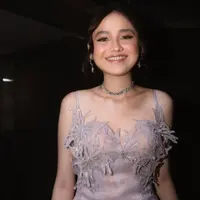 Syifa Hadju tampil bak peri dengan mini dress yang dikenakan oleh disalah satu acara. Ia memilih mengenakan dress dari Krinou. [@krinouofficial]