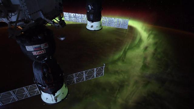 Aurora australis ddipotret dari ISS. (Christina Koch/NASA)