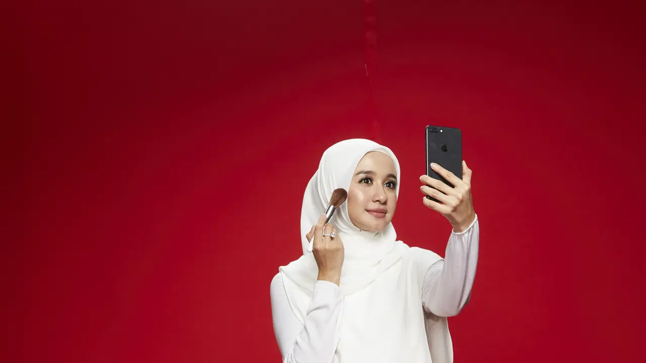 Trik Makeup Flawless dan Fresh di Hari Lebaran