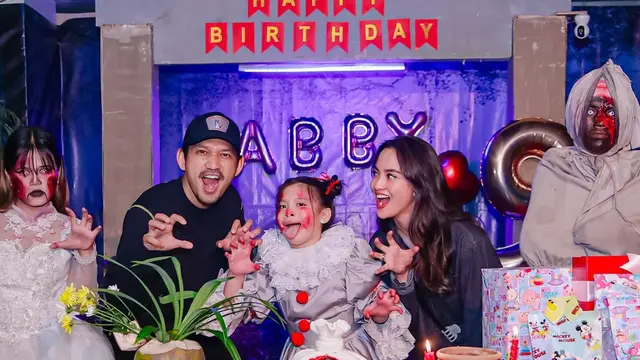 Ririn Ekawati saat Rayakan Ulang Tahun Putri Bungsunya. [@ririnekawati]