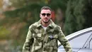 Pemain bertahan timnas Prancis, Jonathan Clauss saat tiba di Clairefontaine-en-Yvelines pada 11 November 2024. (FRANCK FIFE/AFP)