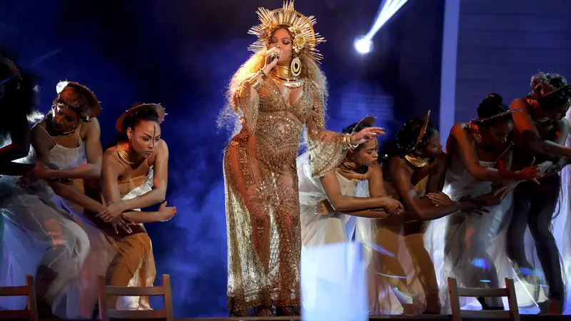 Beyonce manggung di Grammy Awards 2017 saat hamil bayi kembar