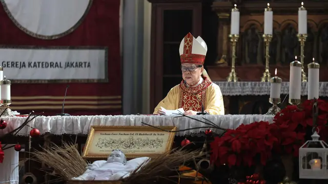 Dipimpin Kardinal Ignatius Suharyo, Ribuan Umat Katolik Hadiri Misa Pontifikal Natal di Gereja Katedral Jakarta