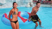 Valentino Rossi (kanan), semakin lengket dengan Marwa Klebi setelah dikabarkan baru saja menjalani liburan bersama ke Kroasia dengan yacht pada pekan lalu. (ilrestodelcarlino.it)