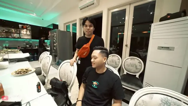 Calon Adik Ipar, Ini 6 Momen Ulang Tahun Thariq Halilintar Bareng Keluarga Aurel Hermansyah