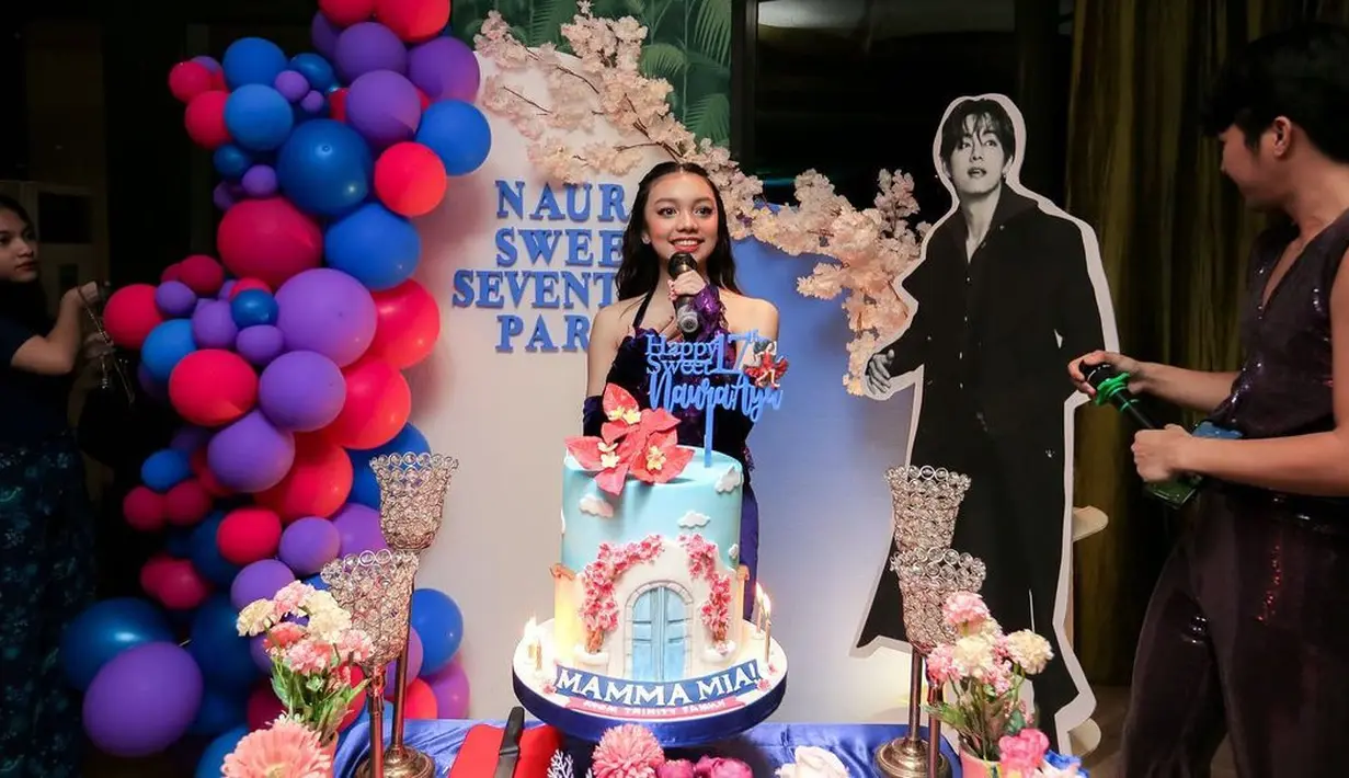 <p>Lewat Instagram pribadinya, Naura Ayu memamerkan momen keseruan saat pesta sweet seventeen pada 18 Juni 2022 kemarin. (FOTO: instagram.com/riafinola/)</p>