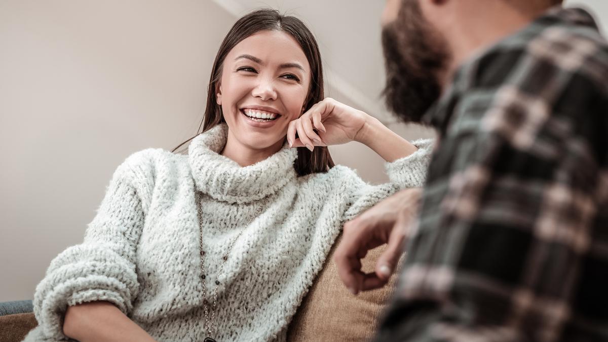 Transparansi Finansial Seharusnya Mulai Dibicarakan Sejak Awal dalam Proses Pengenalan Pasangan