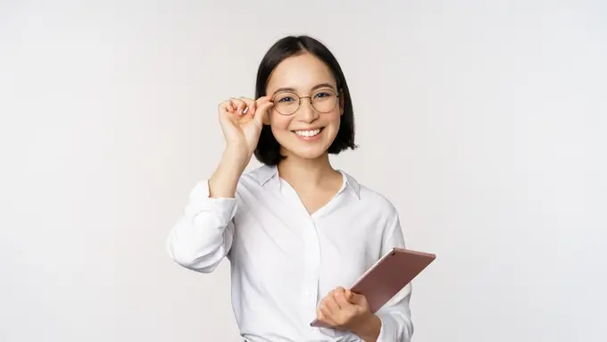 Ilustrasi perempuan cerdas dan percaya diri/freepik.com/benzoix