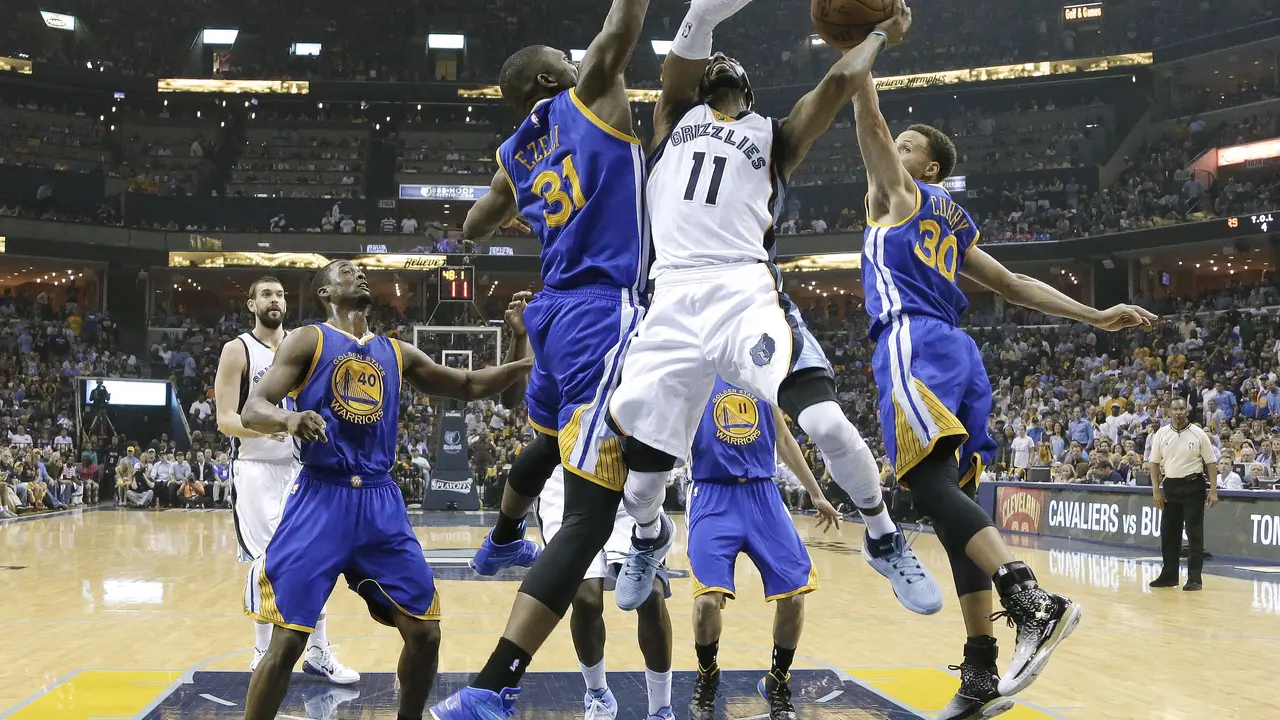 Pelatih Warriors Terpekau dengan Penampilan Curry (udah)