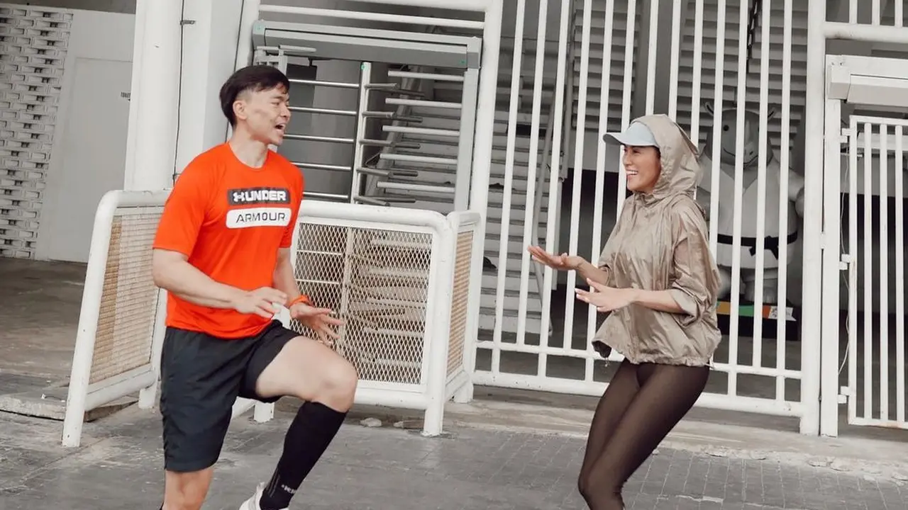 Olla Ramlan kenakan legging (Instagram/ollaramlan)