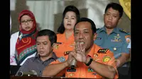Kepala Basarnas, Marsekal Madya F.H.B Soelistyo saat memberikan keterangan mengenai kelanjutan pencarian korban pesawat AirAsia QZ8501 di Kantor Basarnas, Jakarta, Rabu (28/1/2015). (Liputan6.com/Faizal Fanani)
