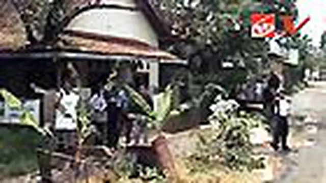 Jalan Rusak, Warga Depok Blokade Jalan