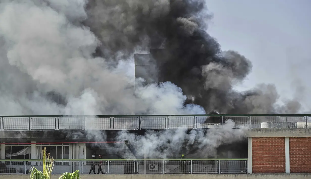 Melalui akun resmi di platform X, Kementerian Luar Negeri Israel menyebutkan bahwa rudal Iran menghantam langsung wilayah RS Soroka di Beersheba, wilayah selatan Israel. (AP Photo/Leo Correa)
