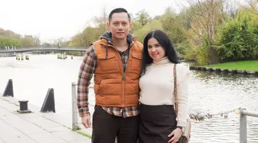 Melalui akun media sosial, Annisa Pohan bersama AHY diketahui tengah berada di Jerman. Keduanya juga turut memperlihatkan kemesraan saat mengunjungi berbagai tempat di Jerman. (Liputan6.com/IG/@agusyudhoyono)